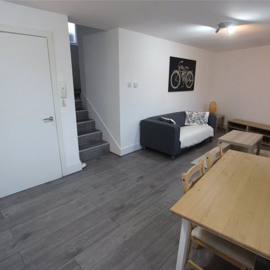 Newly Refurbished One Bedroom Flat- SE13 - Photo 1