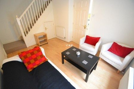 3 bedroom detached house to rent - Photo 2