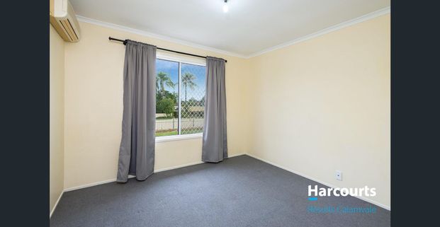 Available Now ** Low set home , with side access fenced back yard. - Photo 1