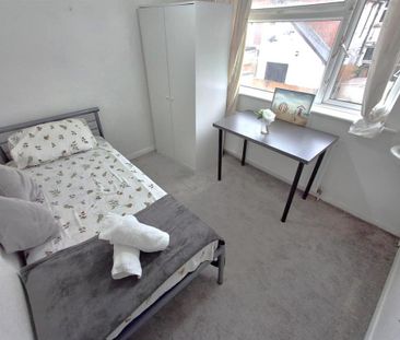 5 bedroom house share to rent - Photo 5