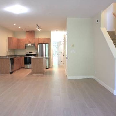 Spacious 3 bedroom Townhouse in Garibaldi Highlands - Photo 3