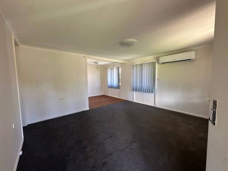 Ray White Real Estate Forbes 02 68511411 - Photo 2