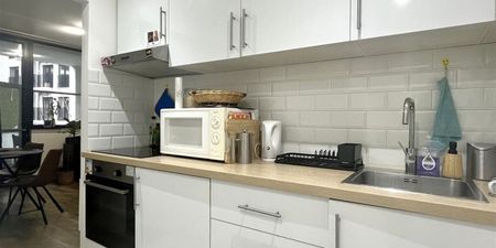 Appartement te huur in Antwerpen voor € 790 met 1 slaapkamer - Foto 3