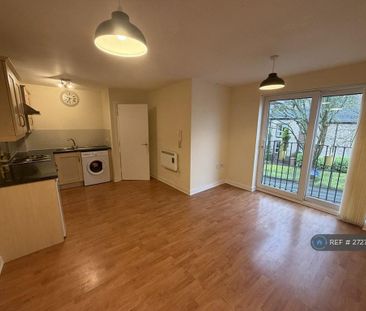 2 bedroom flat to rent - Photo 2