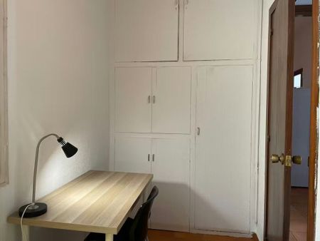 Via Laietana, Barcelona, Catalonia 08003 - Photo 5