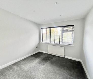 4 bedroom semi-detached house to rent - Photo 6