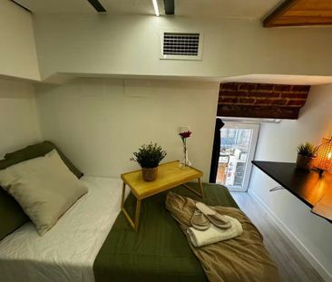 Calle de Hortaleza, Madrid, Community of Madrid 28004 - Photo 2