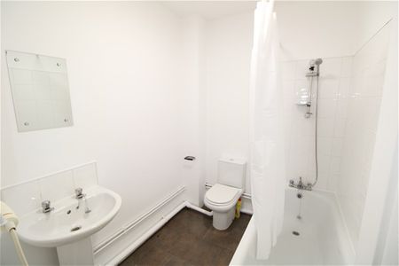 High Street, Wivenhoe, Colchester - Photo 3