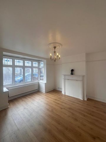 4 bedroom semi-detached house to rent - Photo 4