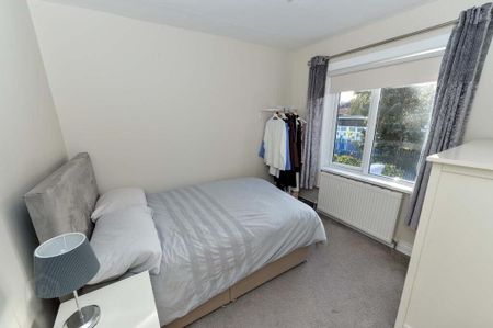 18 Connsbrook Park, Belfast, BT4 1NF - Photo 5
