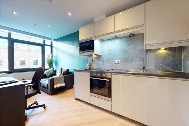 1 Bed Flat, South Parade, LS1 - Photo 1