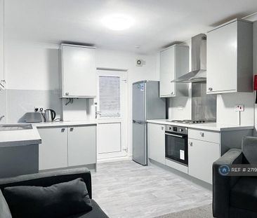 1 bedroom in a house share to rent - Photo 4