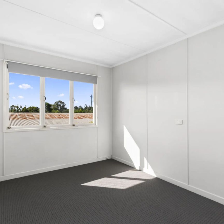 Neat & Tidy Unit in Stafford Heights - Photo 1