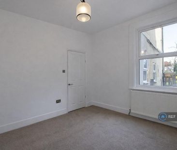 2 bedroom maisonette to rent - Photo 4