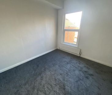 4 bedroom terraced house to rent - Photo 4