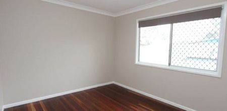 Three Bedroom Home - Looking for New Family !!!!! - Photo 4