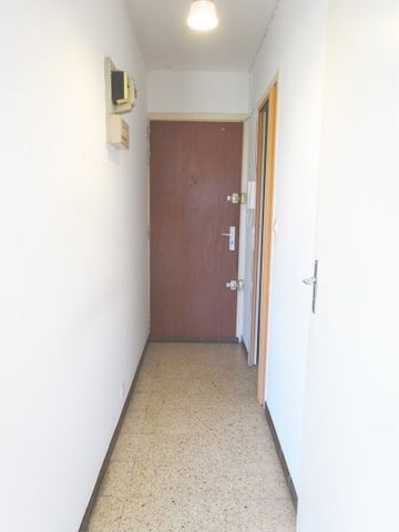 T1BIS 410€ H.C 58Bis Av Jean Jaurès Nîmes, 35m² - Photo 5