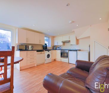 6 bedroom terraced house to rent - Photo 1
