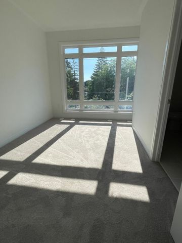 For Lease - 6 Sidney Rose Common, St. Catharines, Ontario - Photo 3