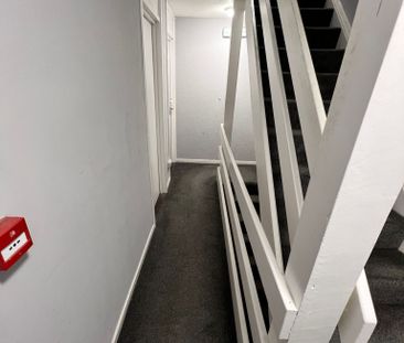 Waterpump Court Room 3 - Photo 2