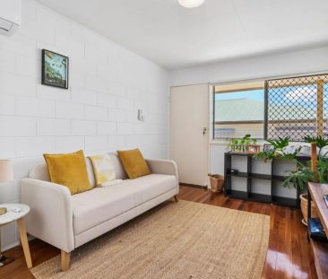 Bright and Stylish Two-Bedroom Apartment in Norman Park - Photo 1