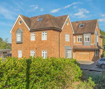 Croft Road, Godalming, Surrey, GU7 - Photo 3