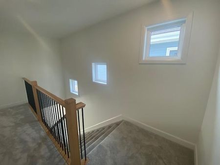 22 Walden Pond Drive - 4 bed, 3.5 bath - Photo 2