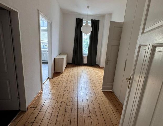 Attraktive 70 m² Wohnung mit Balkon und Einbauküche in zentraler Lage - Foto 1