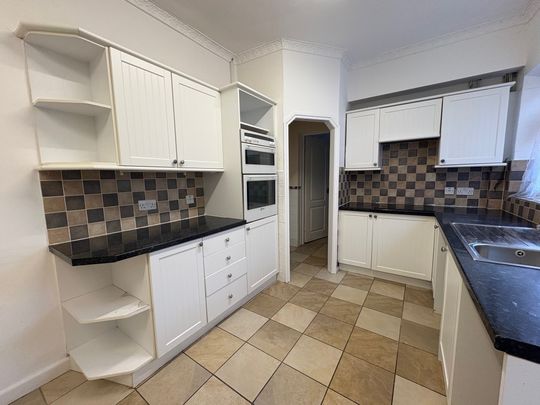 St James park road, Northampton - Photo 1