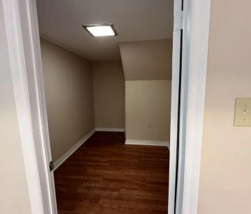 Detached Home For Lease | W9074863 - Photo 1