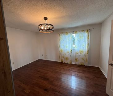 For Lease - 163 Weldrick Road, Richmond Hill, Ontario - Photo 2