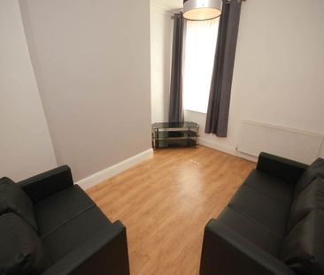 3 bedroom house share to rent - Photo 1