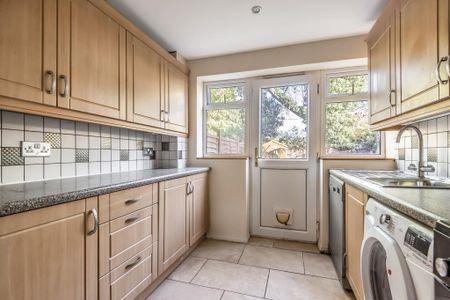 3 bedroom terraced house to rent - Photo 3