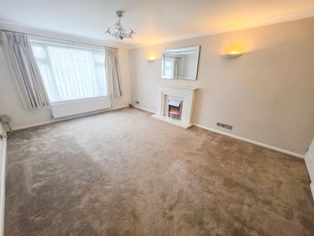 4 bedroom detached house to rent - Photo 2