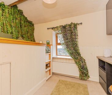 Halifax, Boothtown - Photo 5