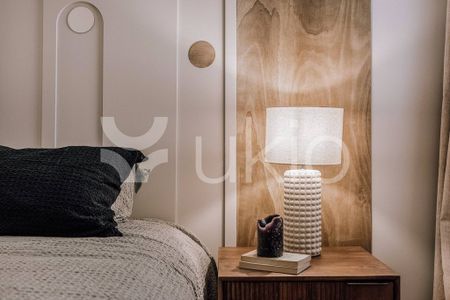 5 room luxury Apartment for rent in Madrid, Community of Madrid - Photo 3