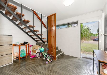 NEAT AND TIDY TWO BEDROOM HOME IN KIRWAN! - Photo 5