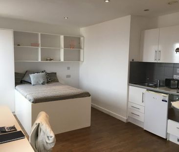 1 bedroom private hall to rent - Photo 1