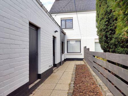 Instapklare woning met 2 slaapkamers en een garage. - Photo 2