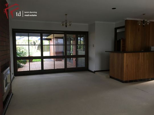 31 Lerunna Avenue, Hallett Cove SA 5158 - House For Rent | Domain - Photo 1