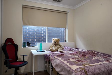 Modern 3-Bedroom Home in a Quiet, Convenient Location - Photo 5