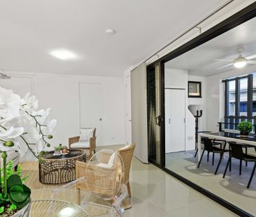 Modern 2-Bedroom Apartment in a Prime Location - Photo 2