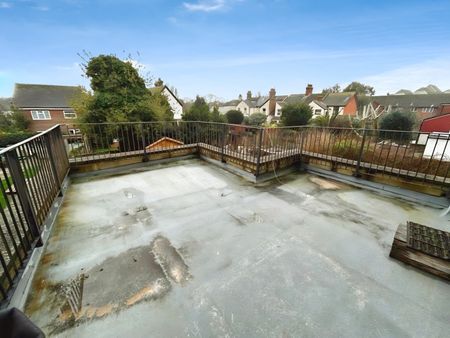 2 bedroom Flat To Let Total Size: 625 SQ FT - Photo 5