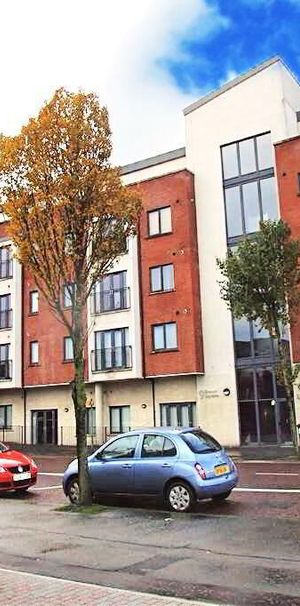 Apt 34 Gardiners Square, 9 Brown Square, Belfast, BT13 2BW - Photo 2