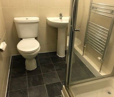 5 bedroom flat to rent - Photo 4