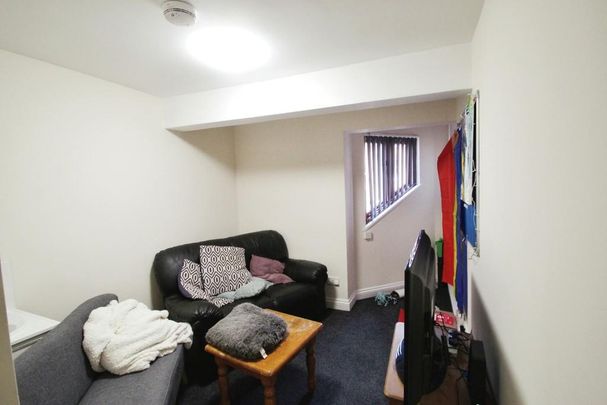 4 bedroom detached house to rent - Photo 1