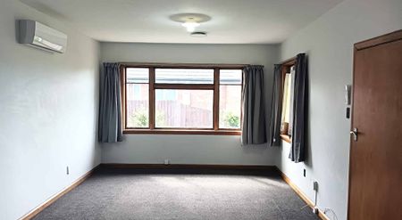 Neat & Tidy Three Bedroom Home - Photo 3