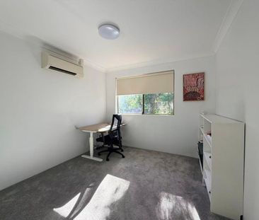 Split level townhouse in Prime Marsfield Location - Photo 5