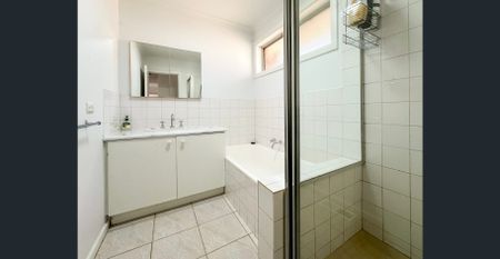 Immaculate Unit in Prime Location - Photo 3