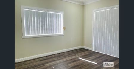 Mordenised Family Home in Bankstown with freshly painted - Photo 2